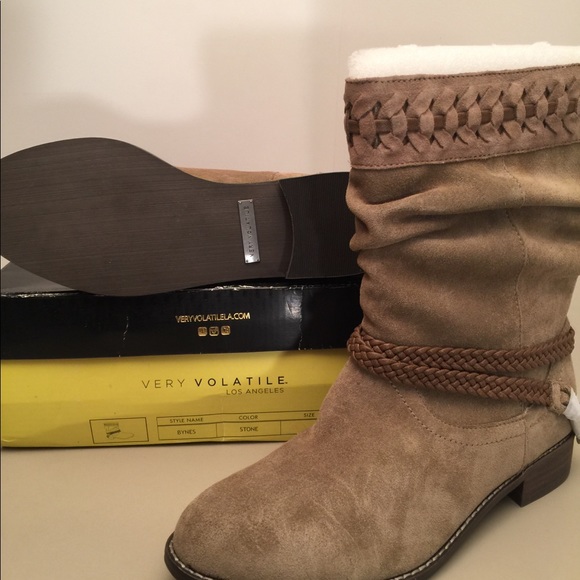 Volatile Mid Calf Boots - Picture 3 of 5